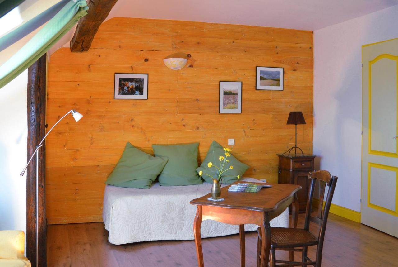 Le Clos Des Pommes Bioncourt Exteriör bild