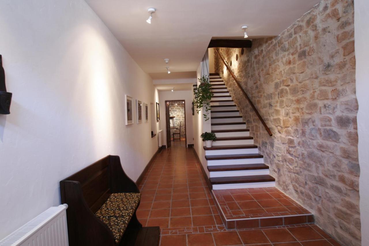 Le Clos Des Pommes Bioncourt Exteriör bild
